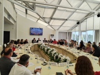 Круглый стол