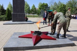 Почитая подвиги предков: в Красноармейском районе зажгли памятный огонь