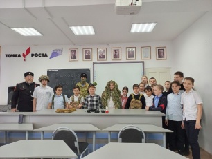 Познакомились с Героем!