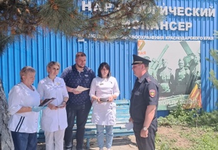 Полицейские Красноармейского района провели встречи с коллективами организаций станицы Полтавской