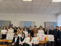 Классный час ко Дню добровольца 