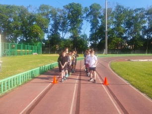 Обучающиеся отделения баскетбола и волейбола приступили к выполнению норм ГТО в спортивной школе станицы Полтавской.