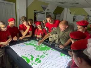 В военно-патриотическом центре имени Героя Российской Федерации, генерала армии В. Г. Казанцева Динского района был проведён XI региональный слёт юнармии Краснодарского края