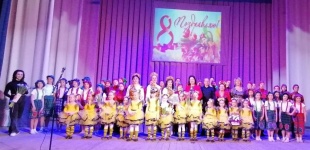 Праздник шагает по району