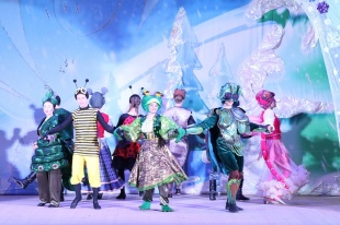 Подаркок от главы района - спектакль «Дюймовочка»