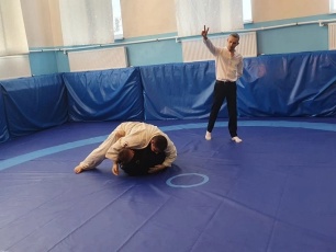 Соревновались борцы