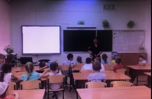 Полицейские Красноармейского района совместно с общественниками провели профилактические беседы для школьников