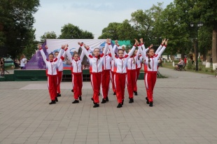  Ярко, дружно, весело – так отпраздновали День России жители станицы Полтавской.