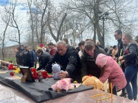 Жители Красноармейского района почтили память погибших «Крокус Сити Холле»