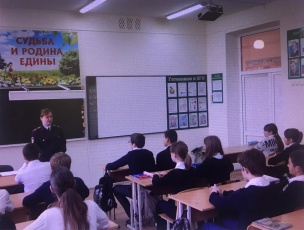 Сотрудники полиции совместно с общественниками провели беседы в рамках акции правовой направленности приуроченной к Международному дню защиты детей