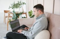 ПРЕСС-РЕЛИЗ Свыше 4 млн раз клиенты «ТНС энерго» платили за свет через онлайн-сервисы компании в 2024 году