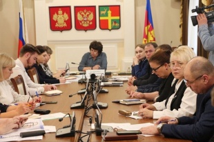 Заседание краевой комиссии по делам несовершеннолетних и защите их прав