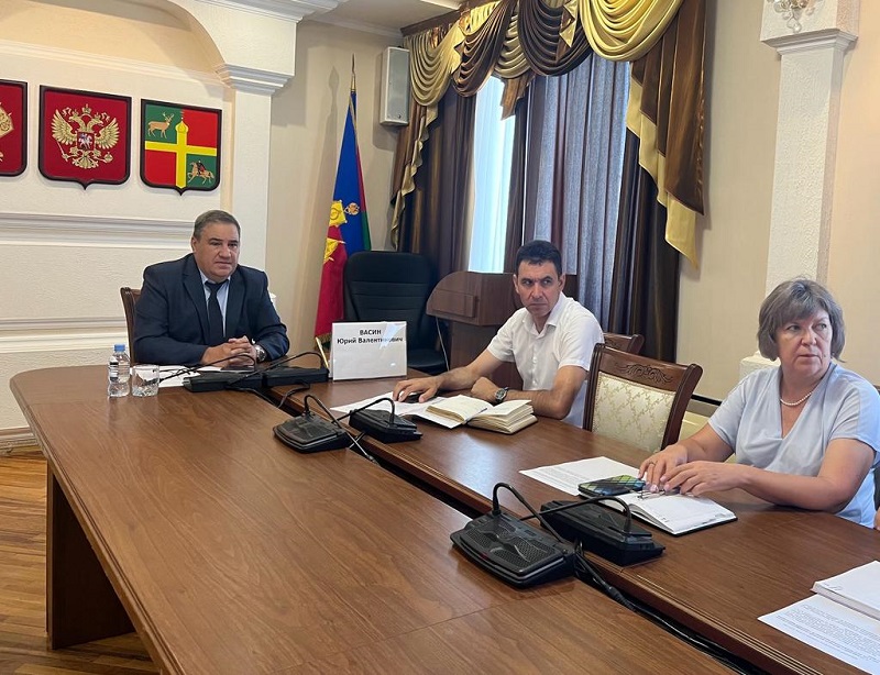 Глава района принял участие в заседании комиссии по противодействию незаконному обороту промышленной продукции в Краснодарском крае