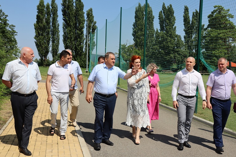 С рабочим визитом 