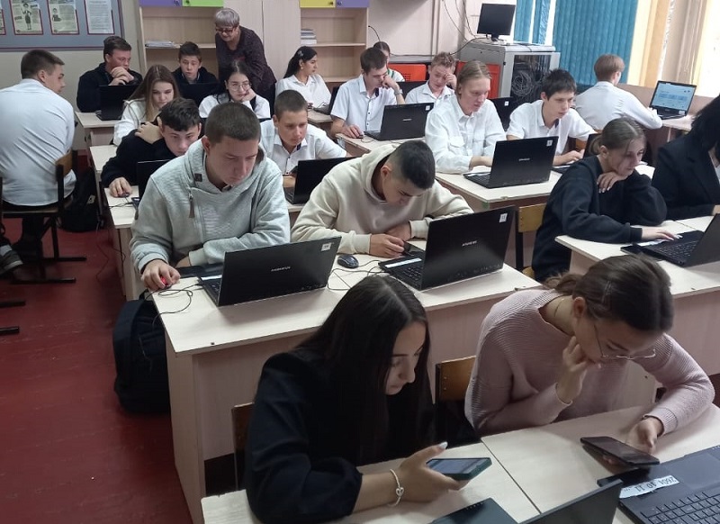 Профориентационный классный час и тестирование в рамках акции «Твой шанс» 