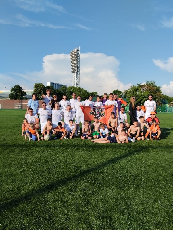 Наши выигрывают