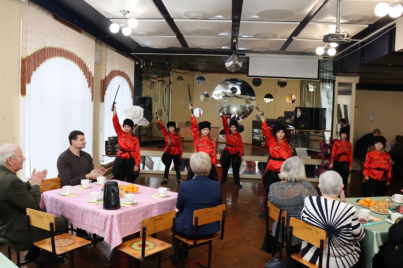 Встреча с матерями, чьи сыновья погибли при исполнении воинского долга, защищая Родину