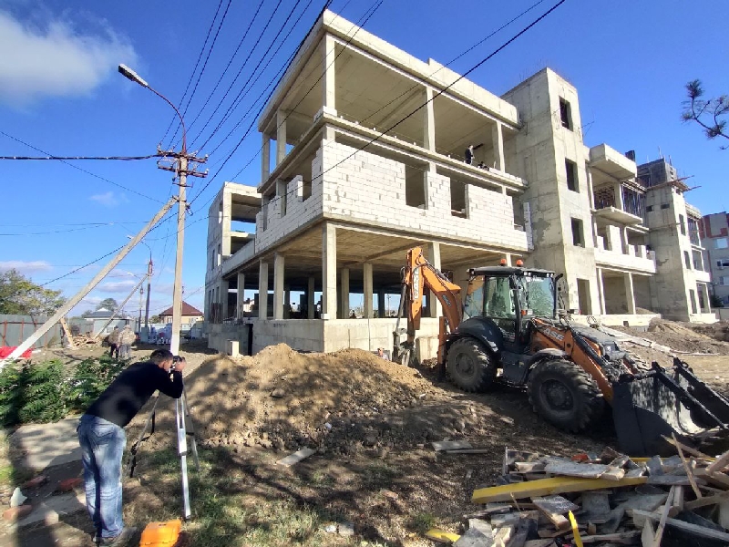 Стройки продолжаются 