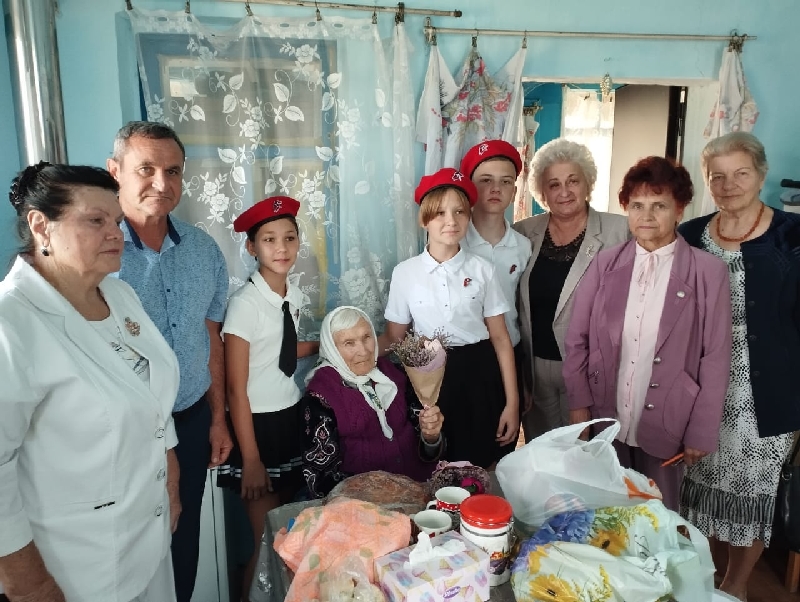 Поздравили ветеранов