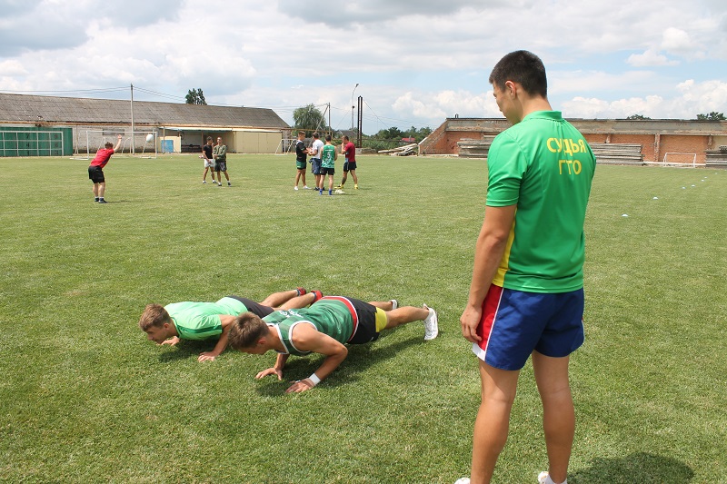 Регбисты сдали нормы ГТО